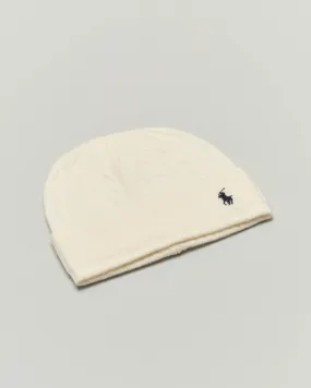 Berretto avorio in lana misto cashmere a trecce con logo ricamato